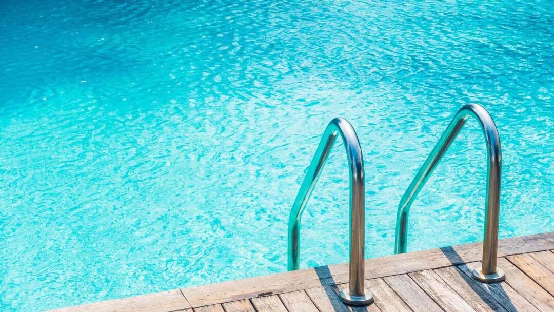 Tính toán lượng Clo cho bể bơi: Hướng dẫn chi tiết và cách áp dụng