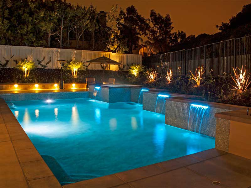 Đèn bể bơi: Cách tính và lựa chọn phù hợp cho công trình